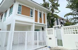 4 pièces maison en ville 160 m² à Ko Kaeo, Thaïlande. $177,000