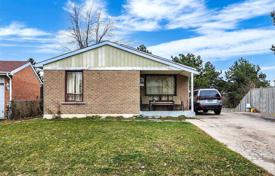 5 pièces maison en ville à Scarborough, Canada. C$1,242,000