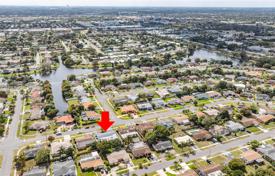 Maison en ville – Lauderdale Lakes, Broward, Floride,  Etats-Unis. $600,000