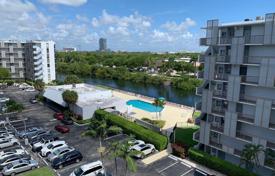 2 pièces appartement en copropriété 100 m² en Miami, Etats-Unis. 296,000 €