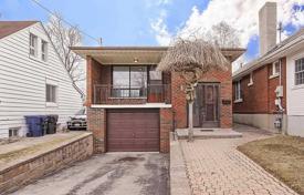 4 pièces maison en ville à Scarborough, Canada. C$1,145,000