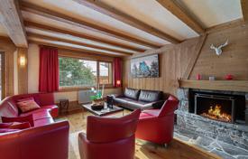 CHARMANT CHALET SAVOYARD A MERIBEL VILLAGE. 2,950,000 €