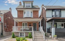 Maison en ville – Lansdowne Avenue, Old Toronto, Toronto,  Ontario,   Canada. C$1,459,000