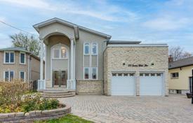 9 pièces maison en ville à Scarborough, Canada. C$2,331,000
