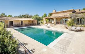 7 pièces villa en Provence-Alpes-Côte d'Azur, France. Price on request