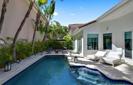 Villa – Golden Beach, Floride, Etats-Unis. $1,895,000