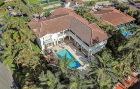 Villa – Hallandale Beach, Floride, Etats-Unis. $3,299,000