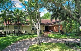 Villa – Miami, Floride, Etats-Unis. $1,099,000