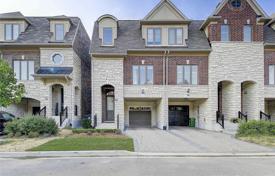 Maison mitoyenne – Etobicoke, Toronto, Ontario,  Canada. C$1,046,000