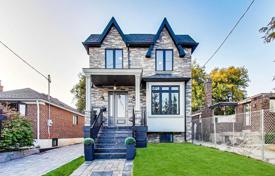 Maison en ville – East York, Toronto, Ontario,  Canada. C$1,956,000