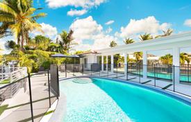 Villa – North Miami, Floride, Etats-Unis. $1,650,000