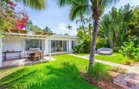 Villa – Miami Beach, Floride, Etats-Unis. $2,995,000
