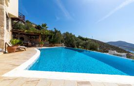 Villa Individuelle de 4 Chambres avec Piscine à Kalkan Antalya. $1,857,000