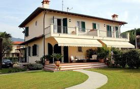 Villa – Forte dei Marmi, Toscane, Italie. Price on request
