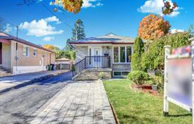 6 pièces maison en ville à Scarborough, Canada. C$1,098,000