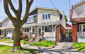 5 pièces maison mitoyenne à East York, Canada. C$1,374,000