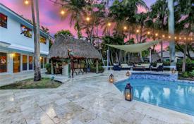 8 pièces villa 737 m² en Miami, Etats-Unis. 1,591,000 €