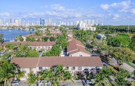 Maison en ville – North Miami Beach, Floride, Etats-Unis. $710,000