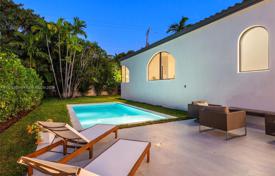 Maison en ville – Miami Beach, Floride, Etats-Unis. $3,799,000