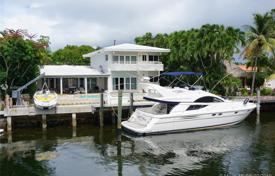 Villa – North Miami, Floride, Etats-Unis. $1,399,000