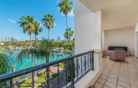 Appartement – Fisher Island Drive, Miami Beach, Floride,  Etats-Unis. 1,108,000 €