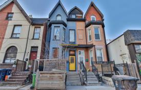 Maison mitoyenne – Gerrard Street East, Toronto, Ontario,  Canada. C$1,444,000