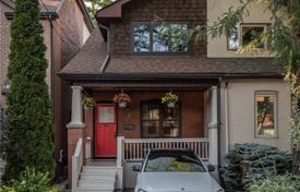 Maison mitoyenne – Hillsdale Avenue East, Toronto, Ontario,  Canada. C$1,214,000