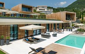 Villa – Gardone Riviera, Lombardie, Italie. 4,450,000 €