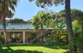 Villa – Ramatyuel, Côte d'Azur, France. 14,840,000 €