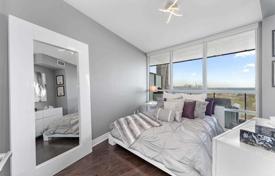 2 pièces appartement à Lake Shore Boulevard West, Canada. C$1,111,000