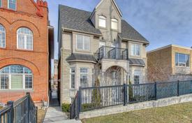 3 pièces maison mitoyenne à Etobicoke, Canada. C$1,498,000