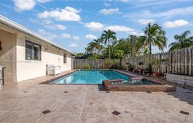 Maison en ville – Davie, Broward, Floride,  Etats-Unis. $697,000