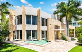 Villa – Fort Lauderdale, Floride, Etats-Unis. $2,988,000