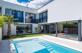 Villa – Medulin, Comté d'Istrie, Croatie. 1,300,000 €