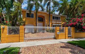 Maison de campagne – Miami, Floride, Etats-Unis. $1,399,000