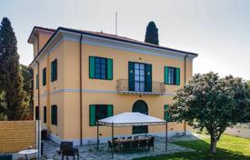 10 pièces villa en Lucques, Italie. 1,500,000 €