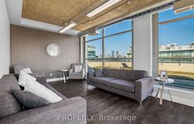 5 pièces appartement à Bathurst Street, Canada. C$962,000