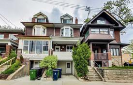 Maison mitoyenne – Woodbine Avenue, Toronto, Ontario,  Canada. C$1,259,000