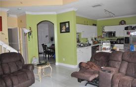 Maison en ville – Coral Springs, Floride, Etats-Unis. $795,000