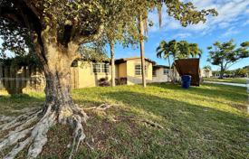 Maison en ville – Cutler Bay, Miami, Floride,  Etats-Unis. $630,000