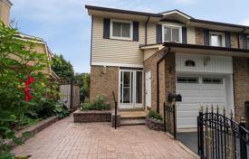 4 pièces maison mitoyenne à Etobicoke, Canada. C$1,228,000