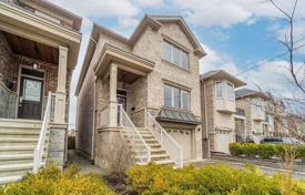 4 pièces maison en ville à Etobicoke, Canada. C$2,415,000