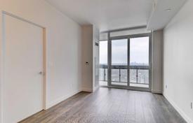 4 pièces appartement à Eglinton Avenue East, Canada. C$741,000