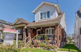 Maison en ville – East York, Toronto, Ontario,  Canada. C$1,166,000
