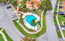 Maison en ville – Pembroke Pines, Broward, Floride,  Etats-Unis. $539,000