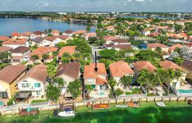 Maison en ville – West End, Miami, Floride,  Etats-Unis. $779,000
