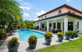 Villa – Coral Gables, Floride, Etats-Unis. 2,188,000 €
