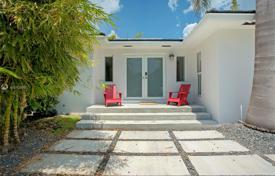 Maison de campagne – Miami Beach, Floride, Etats-Unis. $1,675,000