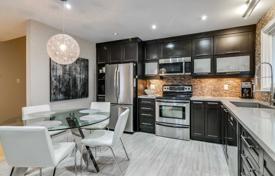 5 pièces maison en ville à North York, Canada. C$2,107,000