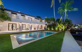 Villa – Pine Tree Drive, Miami Beach, Floride,  Etats-Unis. $7,995,000